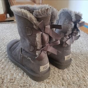 Gray uggs with ribbon